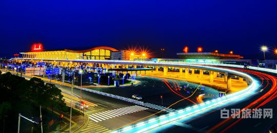 贵阳国际机场动车夜图（贵阳机场的动车站叫什么站）
